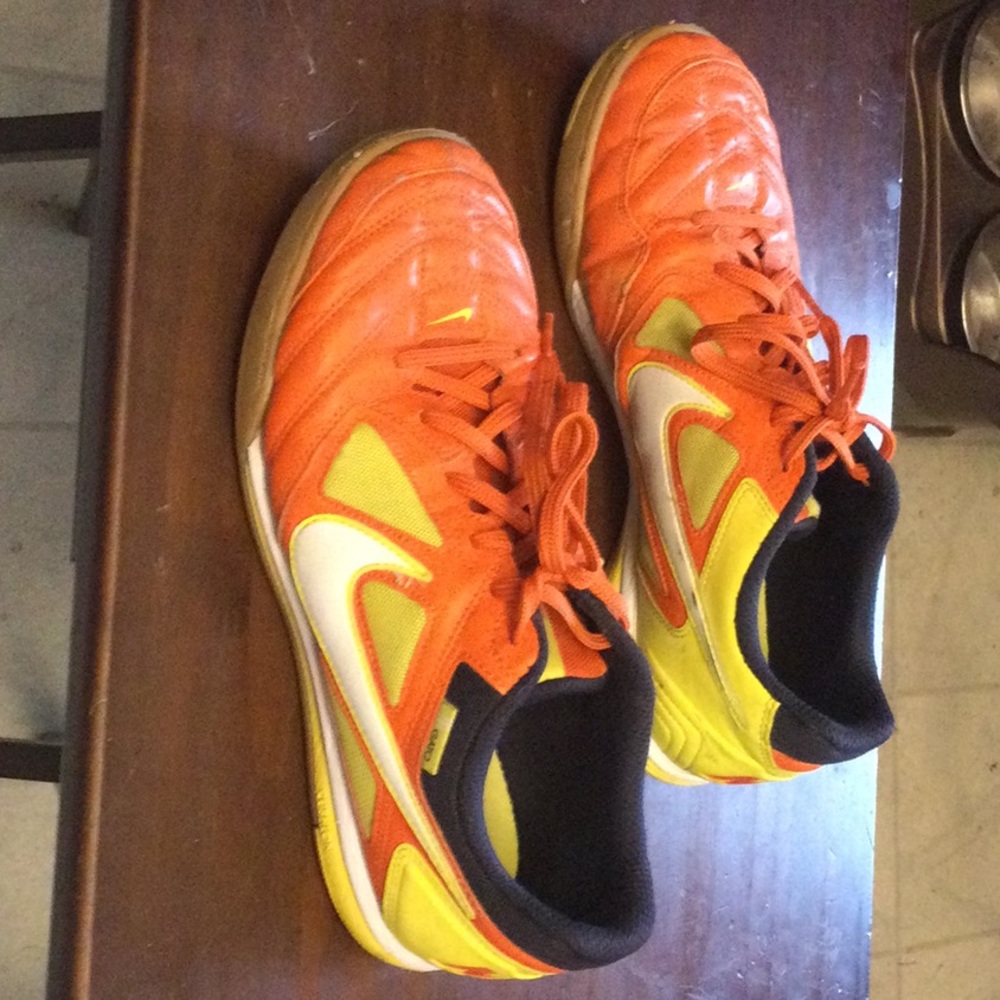Nike Gato Sneakers Size 9